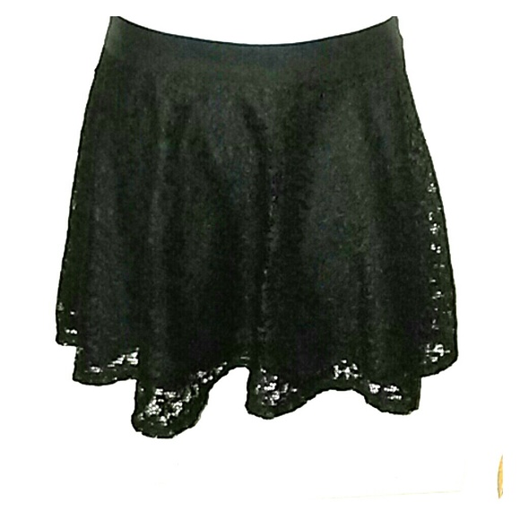 Cute lace skirt - Picture 1 of 1